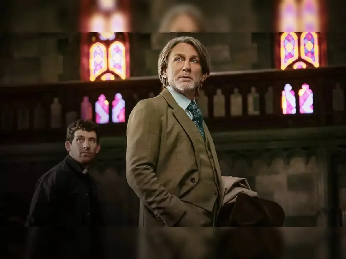 Daniel Craig Returns as Benoit Blanc in Wake Up Dead Man: A Knives Out Mystery Trailer