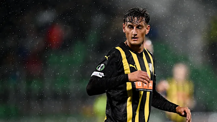 Celtic now consider favourites to sign £6.5 million-rated midfielder